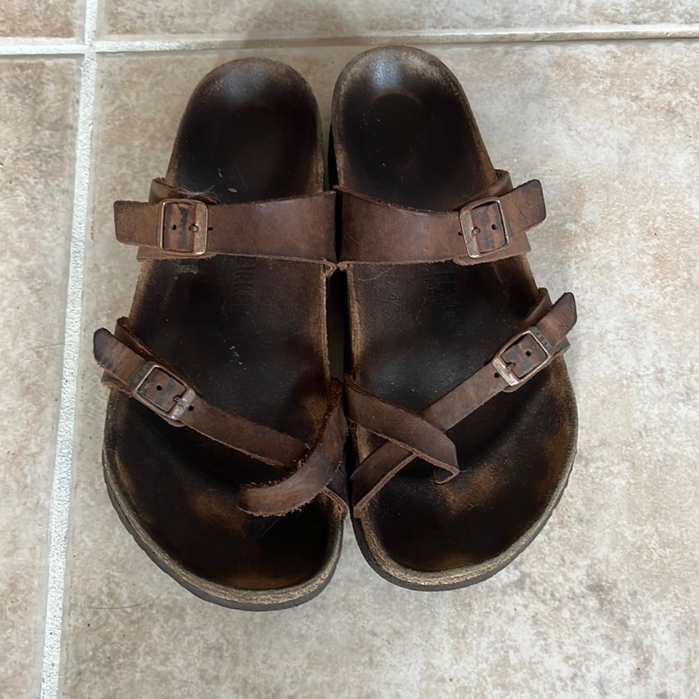 Cross toe Birkenstocks